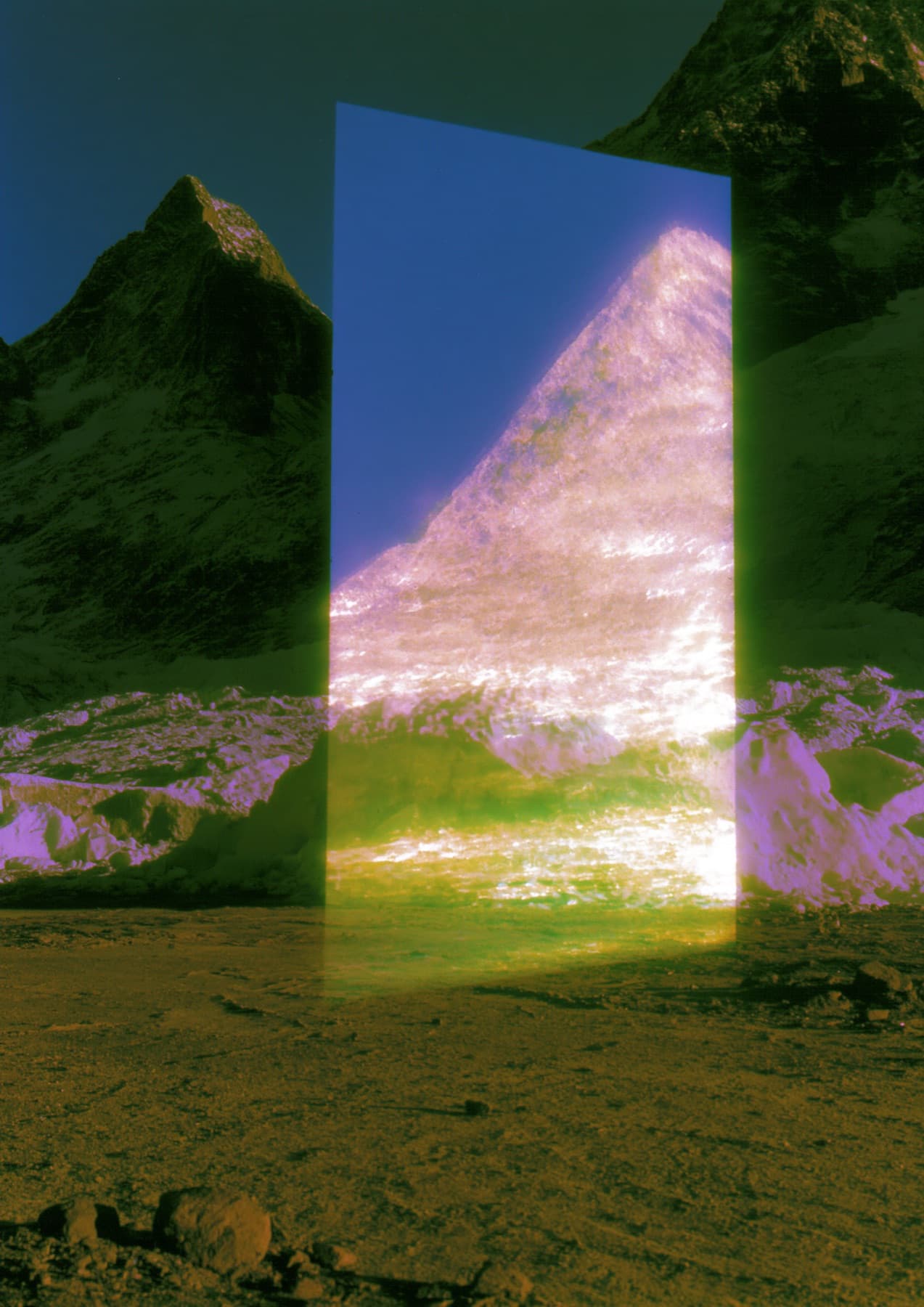 Monolithe lumineux dressé dans un paysage glaciaire — vision d'artiste